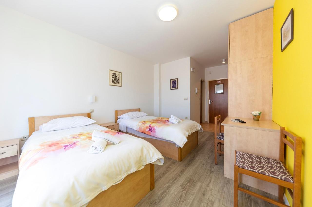 Guesthouse Villa Irena Задар Екстериор снимка