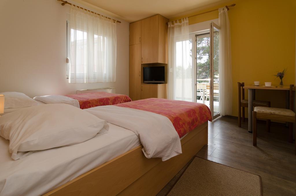 Guesthouse Villa Irena Задар Екстериор снимка